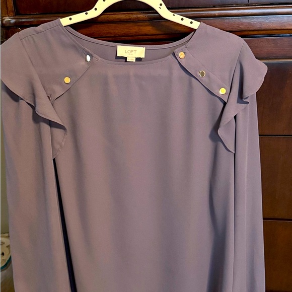 LOFT Lavender Gray Ruffle Blouse SZ M - Picture 1 of 3